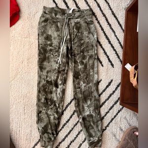 Lululemon ready to rulu joggers